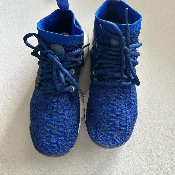 Nike Womens Air Presto Flyknit Ultra Running Shoe Deep Royal Blue Summit White 4 - Picture 3 of 8